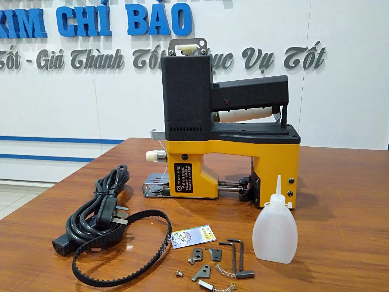 Sử dụng máy khâu bao cầm tay đúng cách