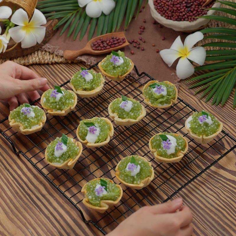 Món bánh tart đậu đỏ bột báng lá dứa thơm béo