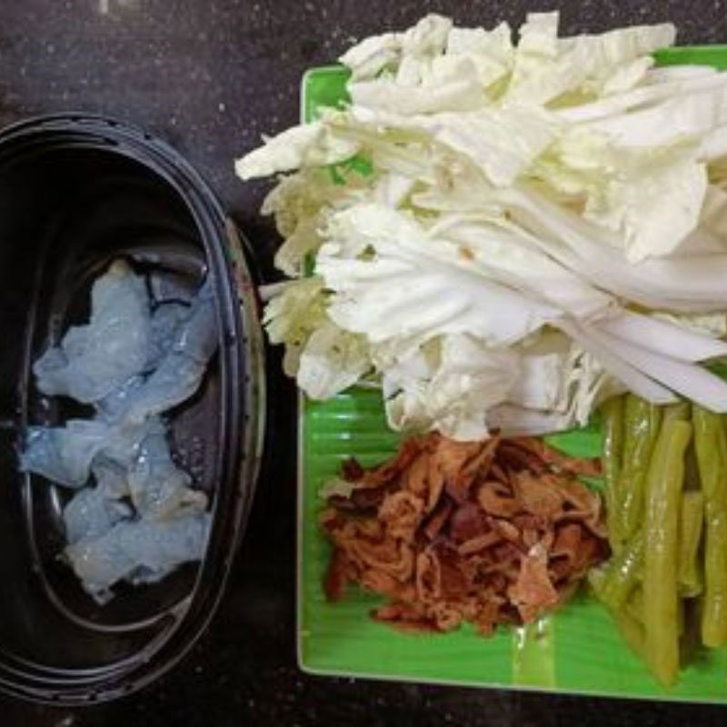 Sơ chế các nguyên liệu sẵn có