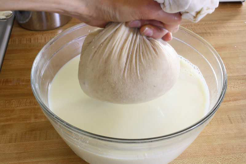 Nhiều thao tác để làm đậu hũ