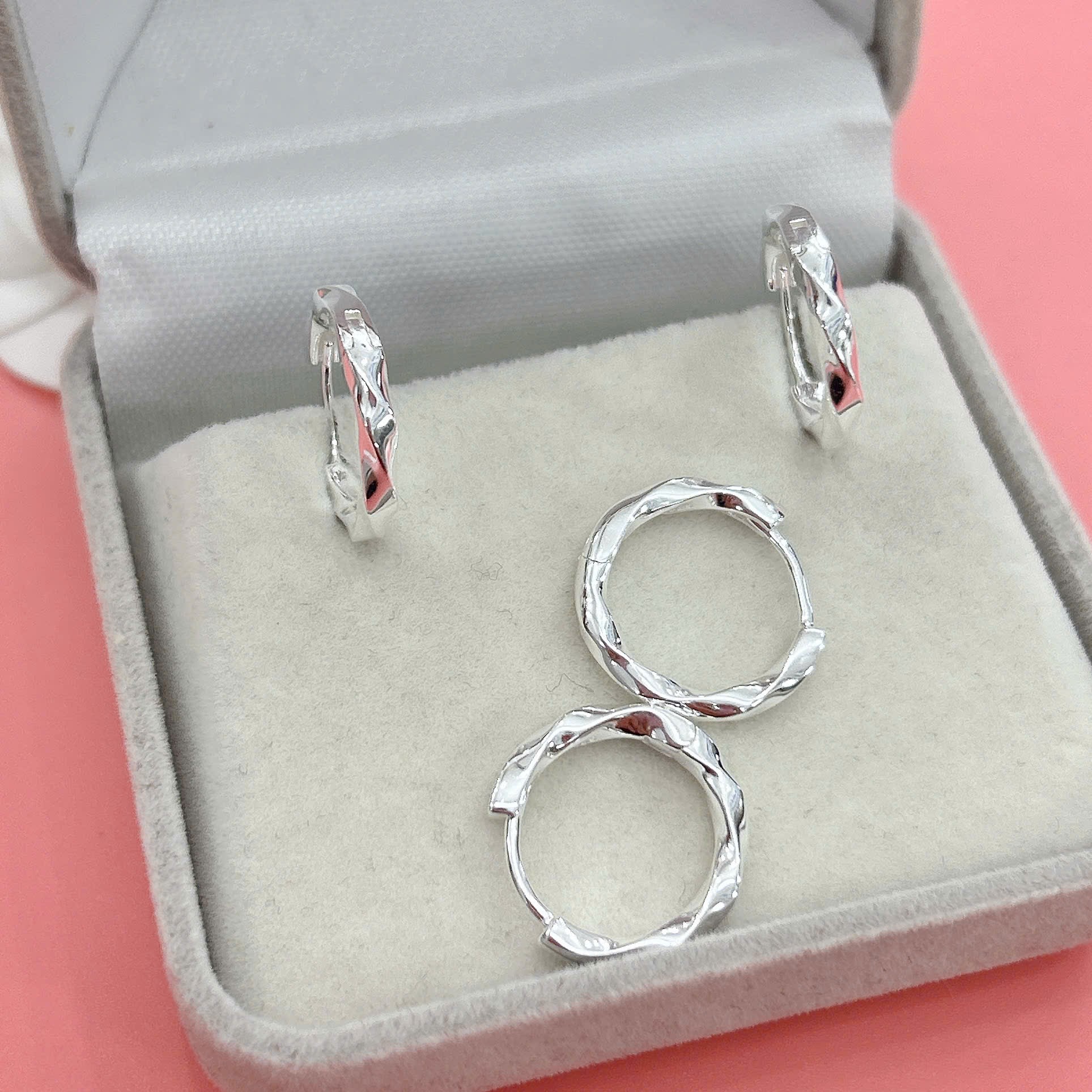 Hoa tai nữ kiểu khuyên tròn vặn xoắn đơn giản BẠC HIỂU MINH HT