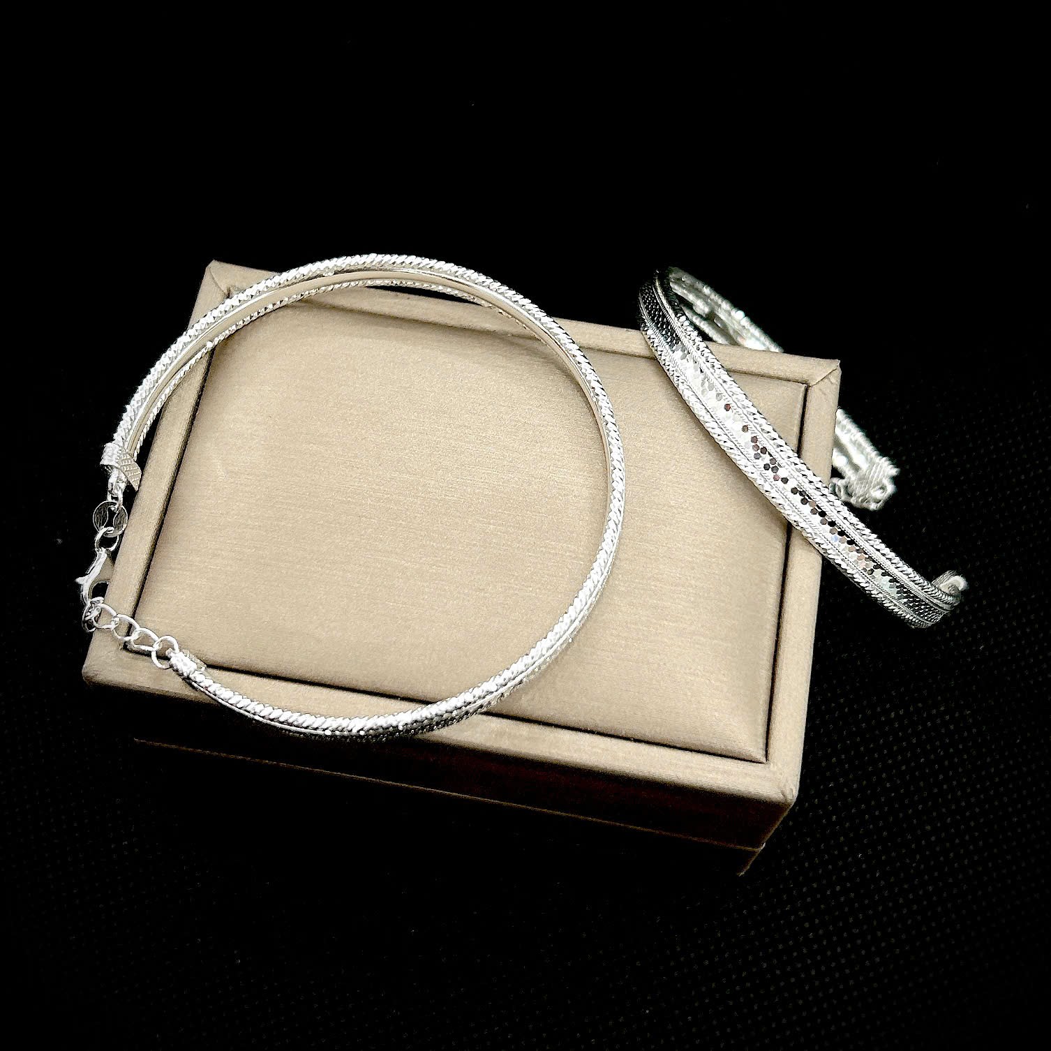 Lắc tay kiềng tay nữ hàng đặt BẠC HIỂU MINH LTU