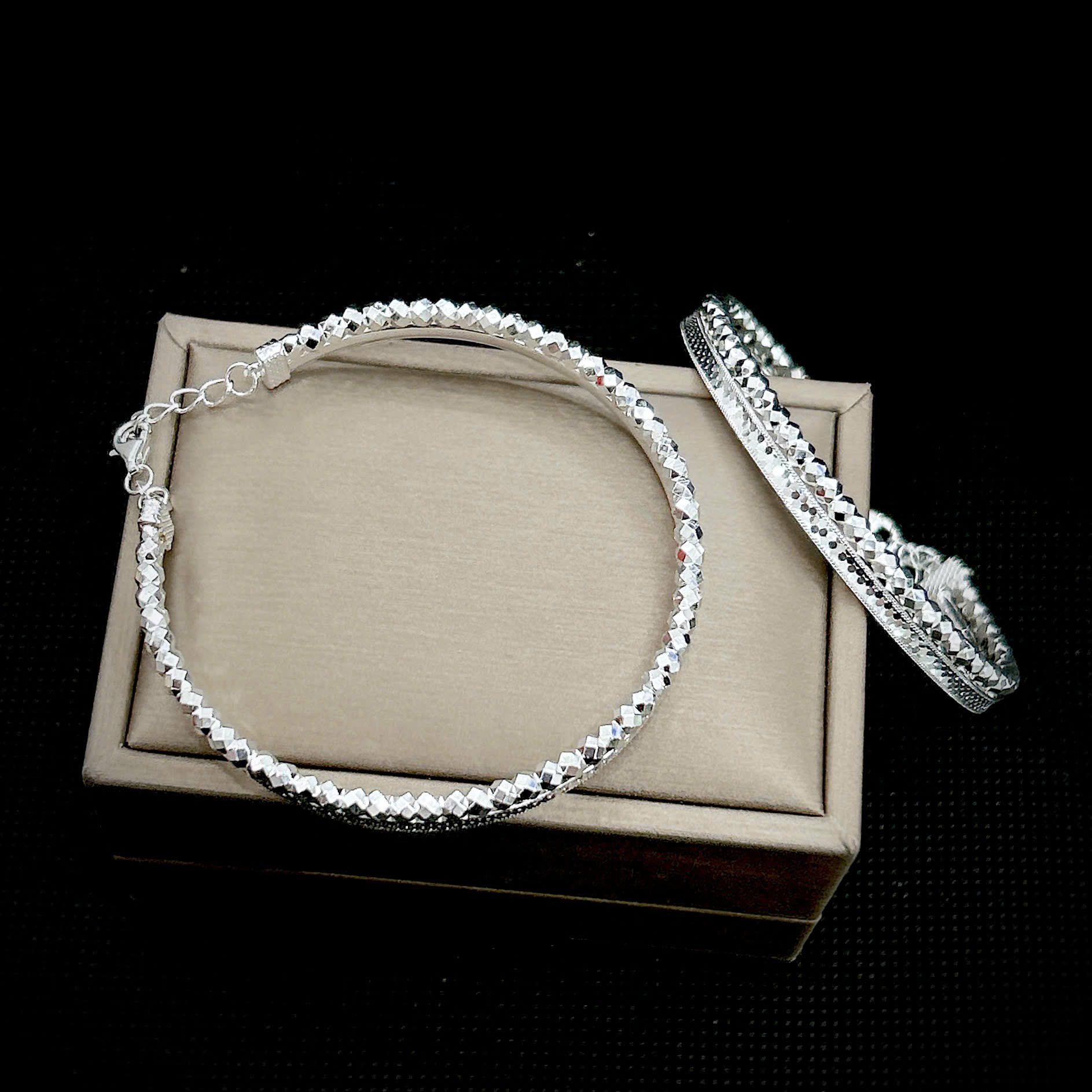 Lắc tay kiềng tay nữ hàng đặt BẠC HIỂU MINH LTU