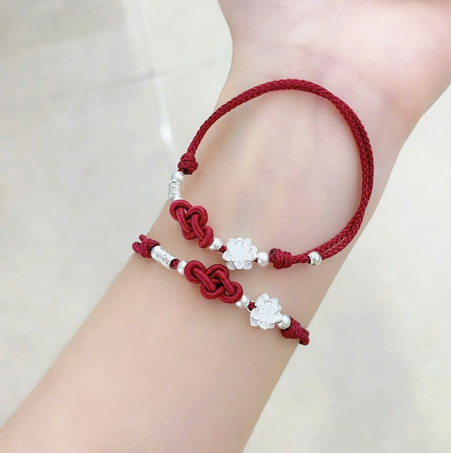 Vòng Tay Nữ Chỉ Đỏ May Mắn Mix Hoa Sen freesize BẠC HIỂU MINH LTU672