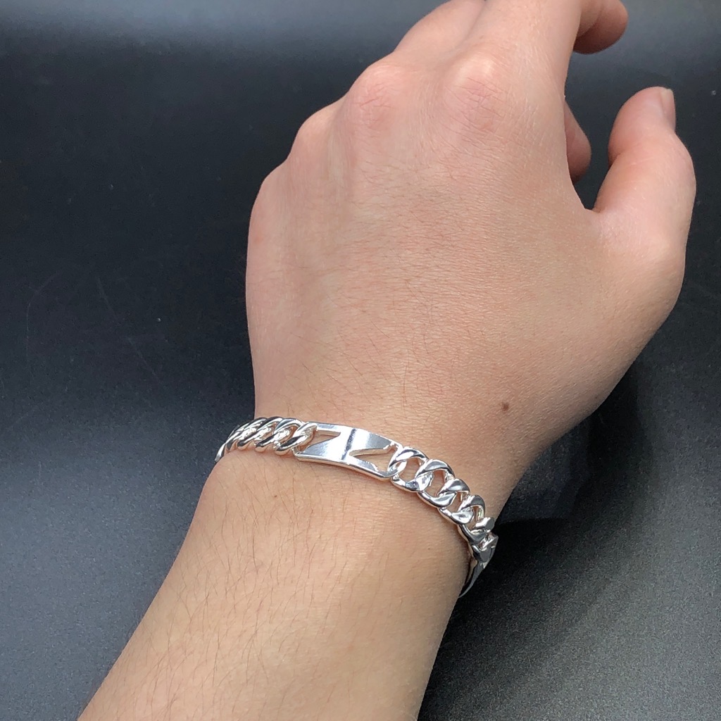 Top 10 Quà Tặng Ý Nghĩa Dành Cho Bạn Trai Mà Bạn Không Thể Bỏ Qua