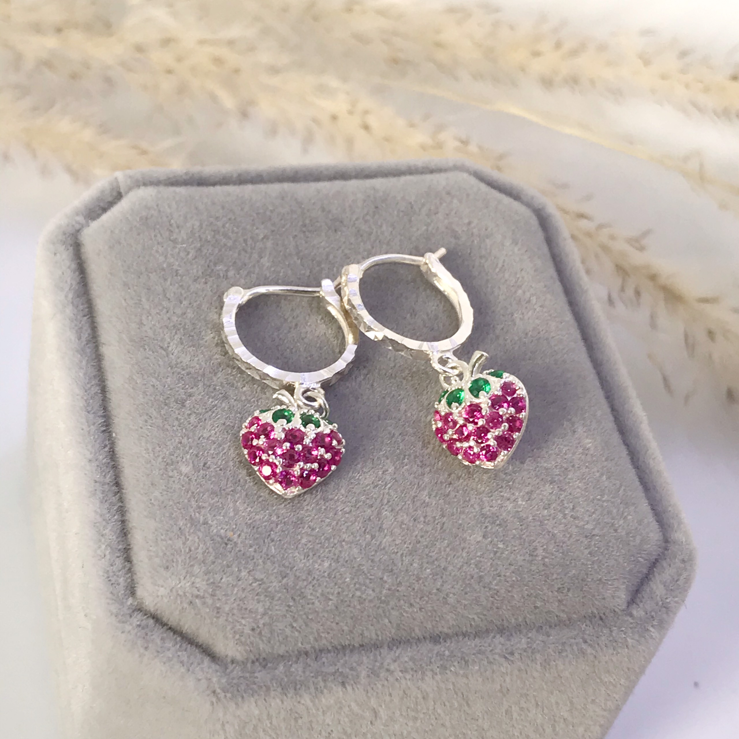 Bông Tai Khuyên Tai Cho Bé Hình Quả Dâu Tây Đính Đá Bạc 925 Chính Hãng Bạc  Hiểu Minh HT357 BẠC HIỂU MINH