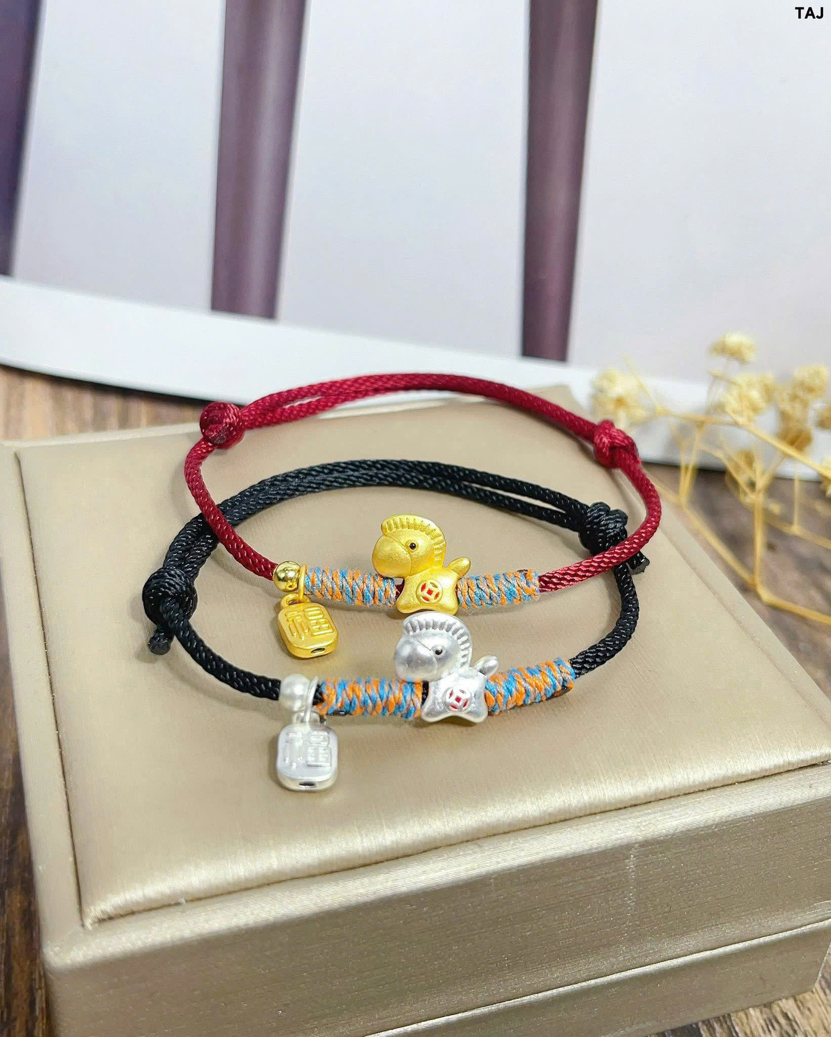 Vòng Tay Nữ May Mắn Mix Hình Ngựa, Ngọ, Mã Đáo Thành Công Freesize BẠC HIỂU MINH LTU673