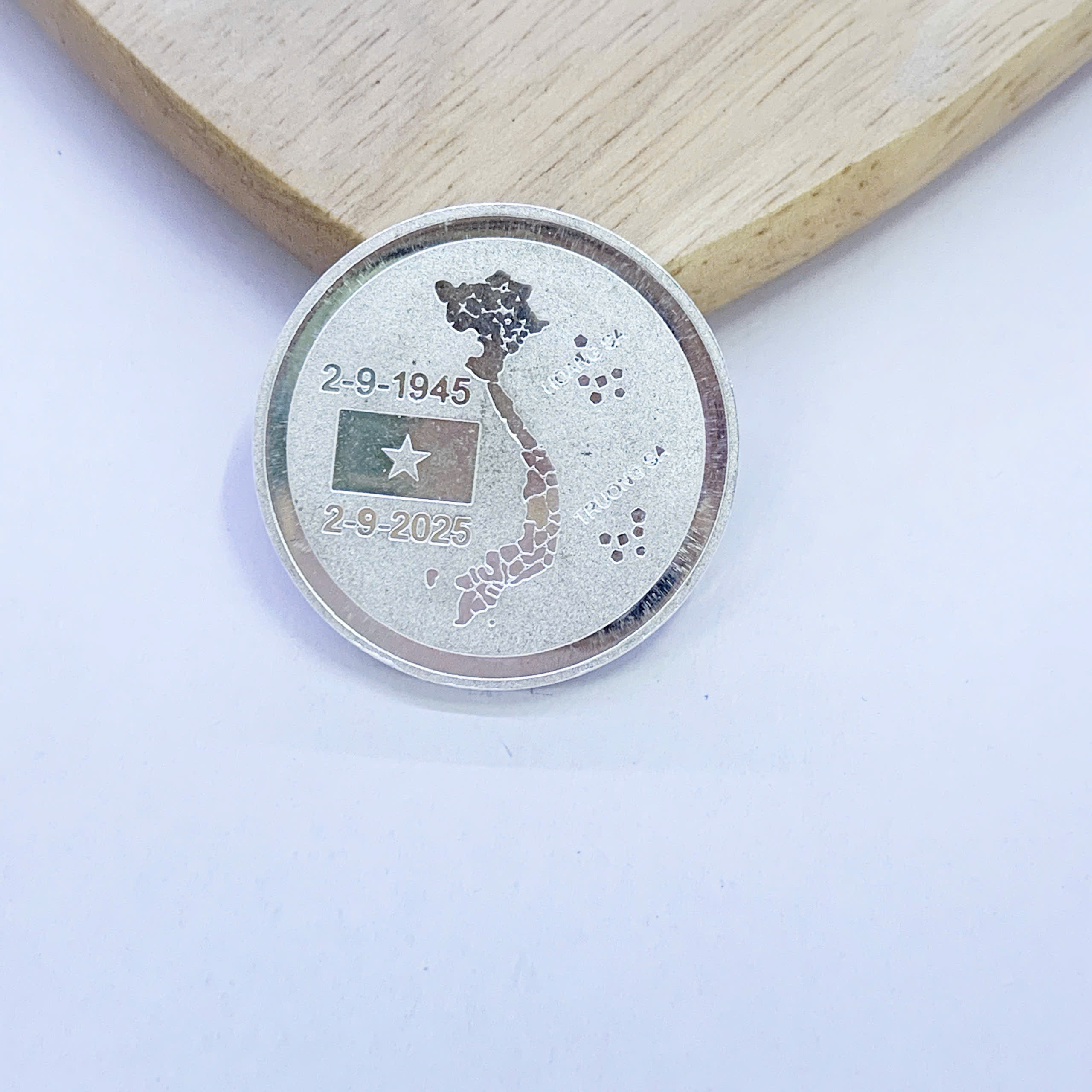 Đồng Bạc kỷ niệm A80 Đường Kính 3cm S99 nguyên chất BẠC HIỂU MINH XDG-A80