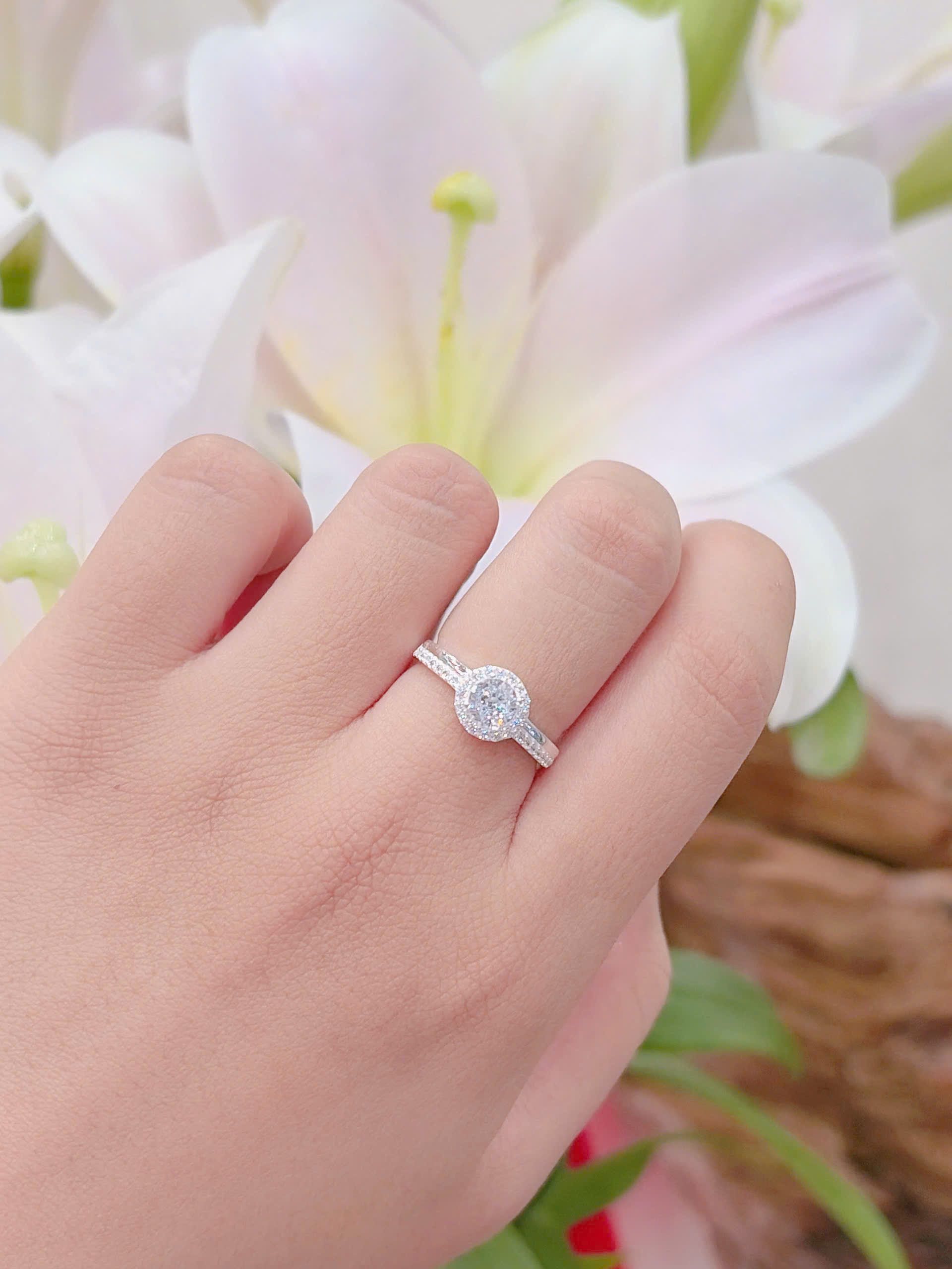 Nhẫn nữ mặt đá to hàng đặt theo size của khách hàng NU000