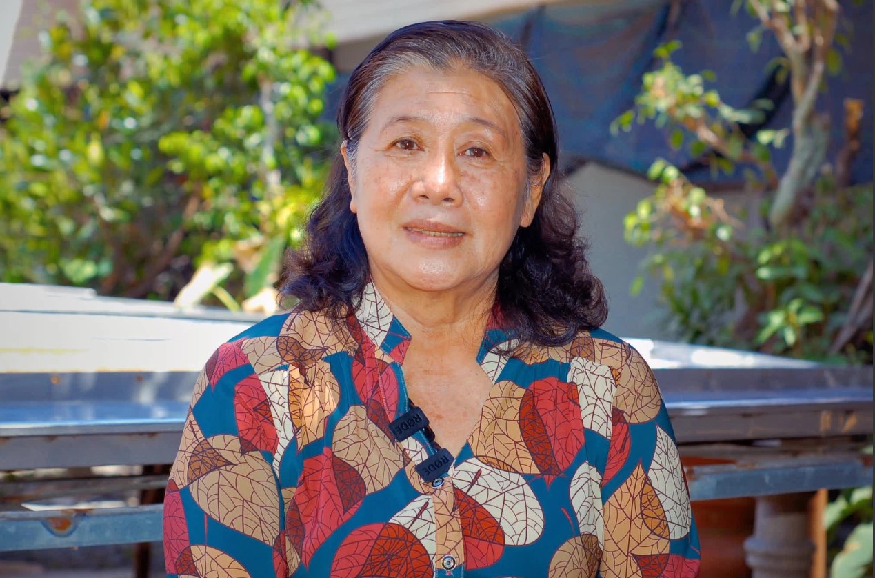 Chân dung người phụ nữ đứng sau lò muối tôm đầu tiên ở Tây Ninh