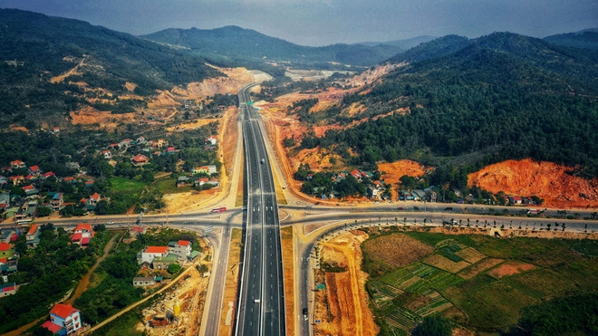 BẤT ĐỘNG SẢN VÂN ĐỒN NÓNG TRỞ LẠI