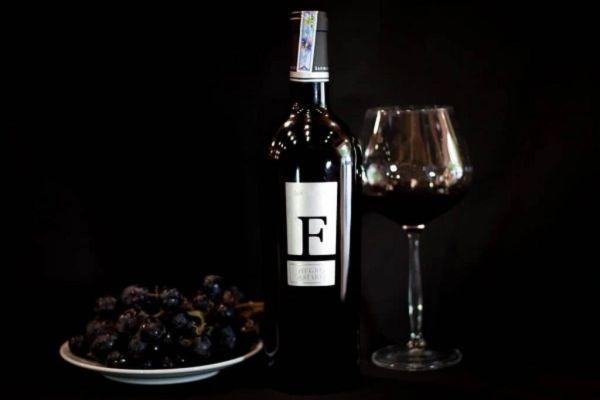 Nho Negroamaro nguyên liệu chính của vang F Negroamaro