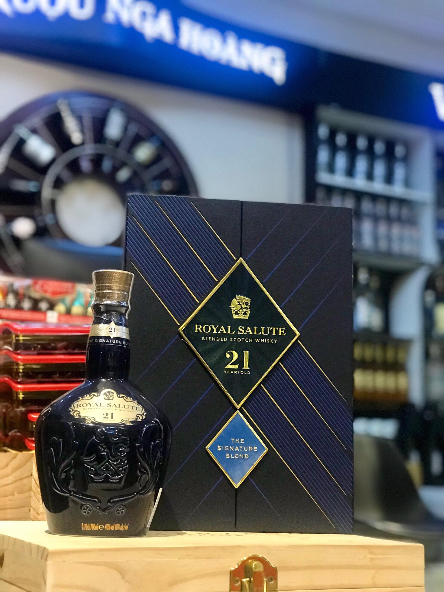 RƯỢU CHIVAS 21 NĂM - HỘP QUÀ TẾT 2020 (Hết Hàng)