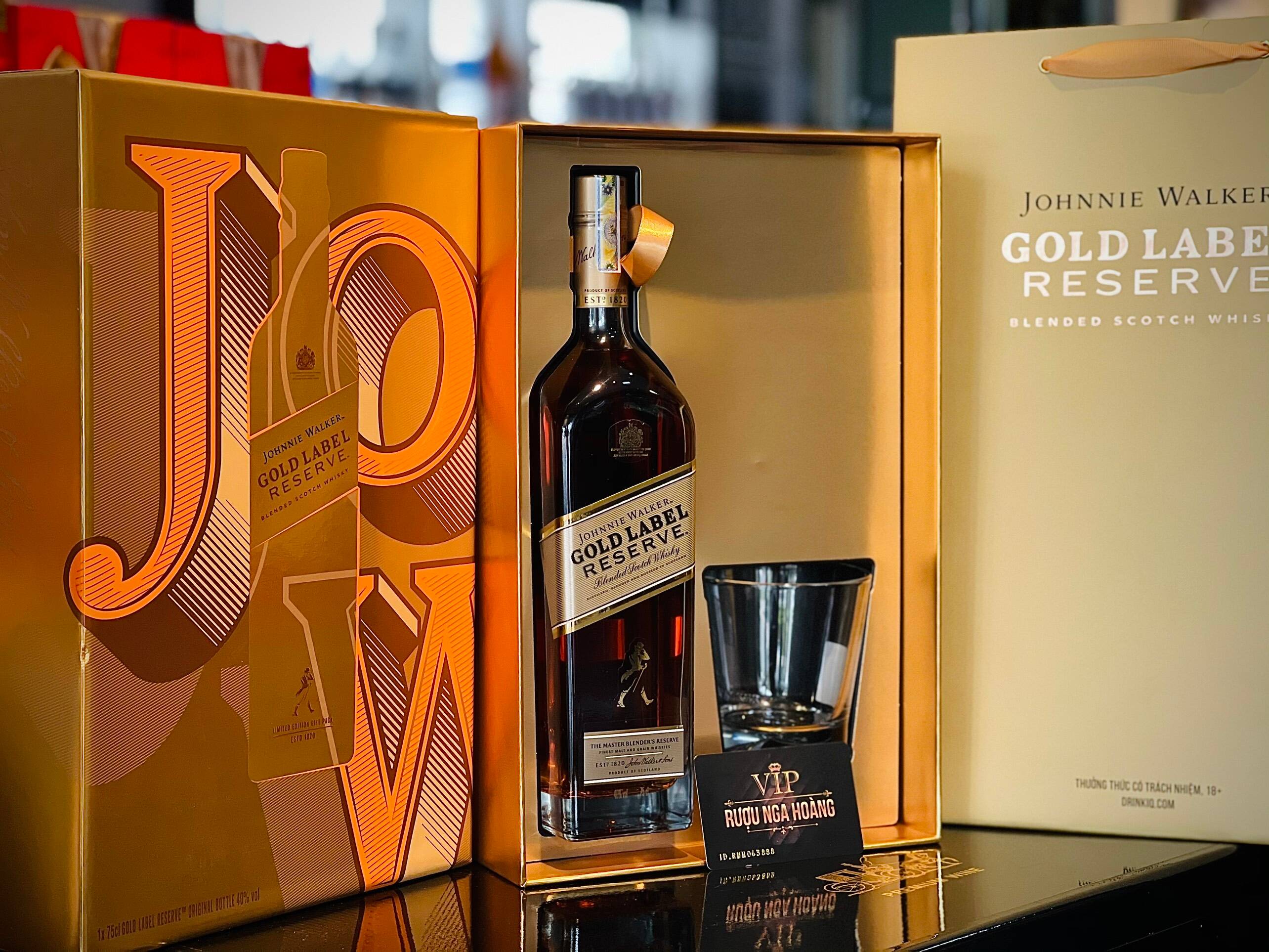 RƯỢU JOHNNIE WALKER GOLD - HỘP QUÀ TẾT 2022 (Hết Hàng)