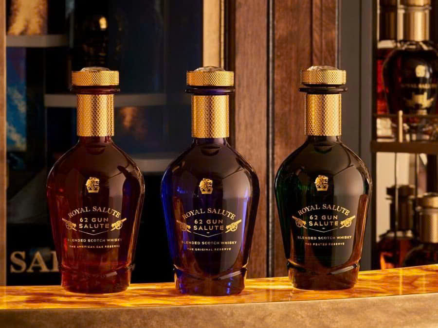 Chivas Royal Salute 62 Gun Salute (Đỏ Ngọc Tím Than) – Đỉnh cao tinh hoa Whisky Hoàng Gia dành cho giới thượng lưu