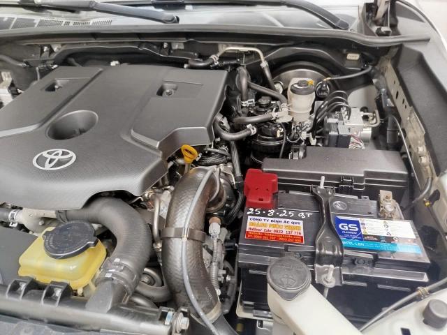 kỹ thuật thay bình ắc quy xe fortuner