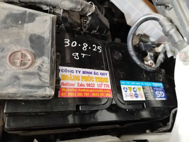 kỹ thuật thay Bình ắc quy xe Kia Carnival chuẩn