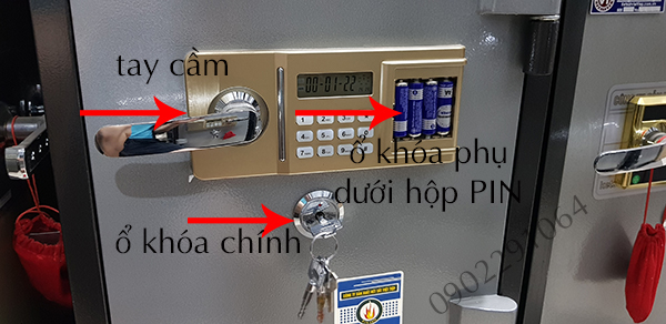 Cách mở két sắt việt tiệp điện tử khi hết PIN hoặc PIN yếu