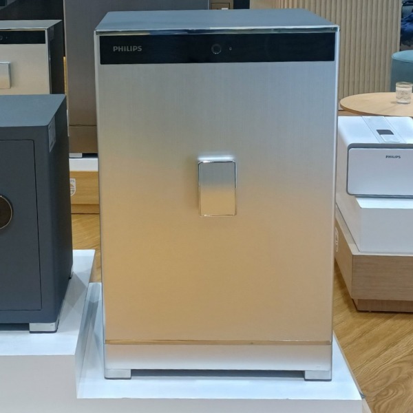Két sắt Philips vừa được làm bằng thép tấm nguyên khối vừa có nội thất bọc da cao cấp
