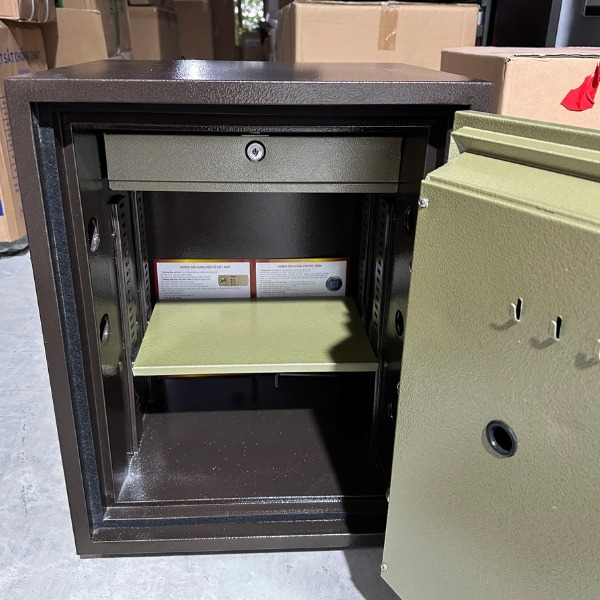 Nội thất Két Sắt Trusafe HQ68DM khóa cơ đổi mã chất lượng cao