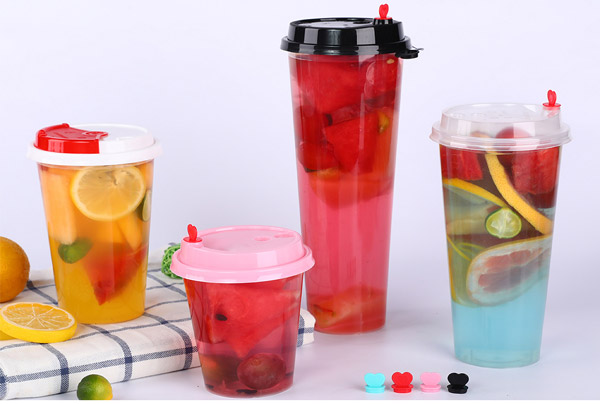 Mẫu ly nhựa trà sữa có nút tim đẹp