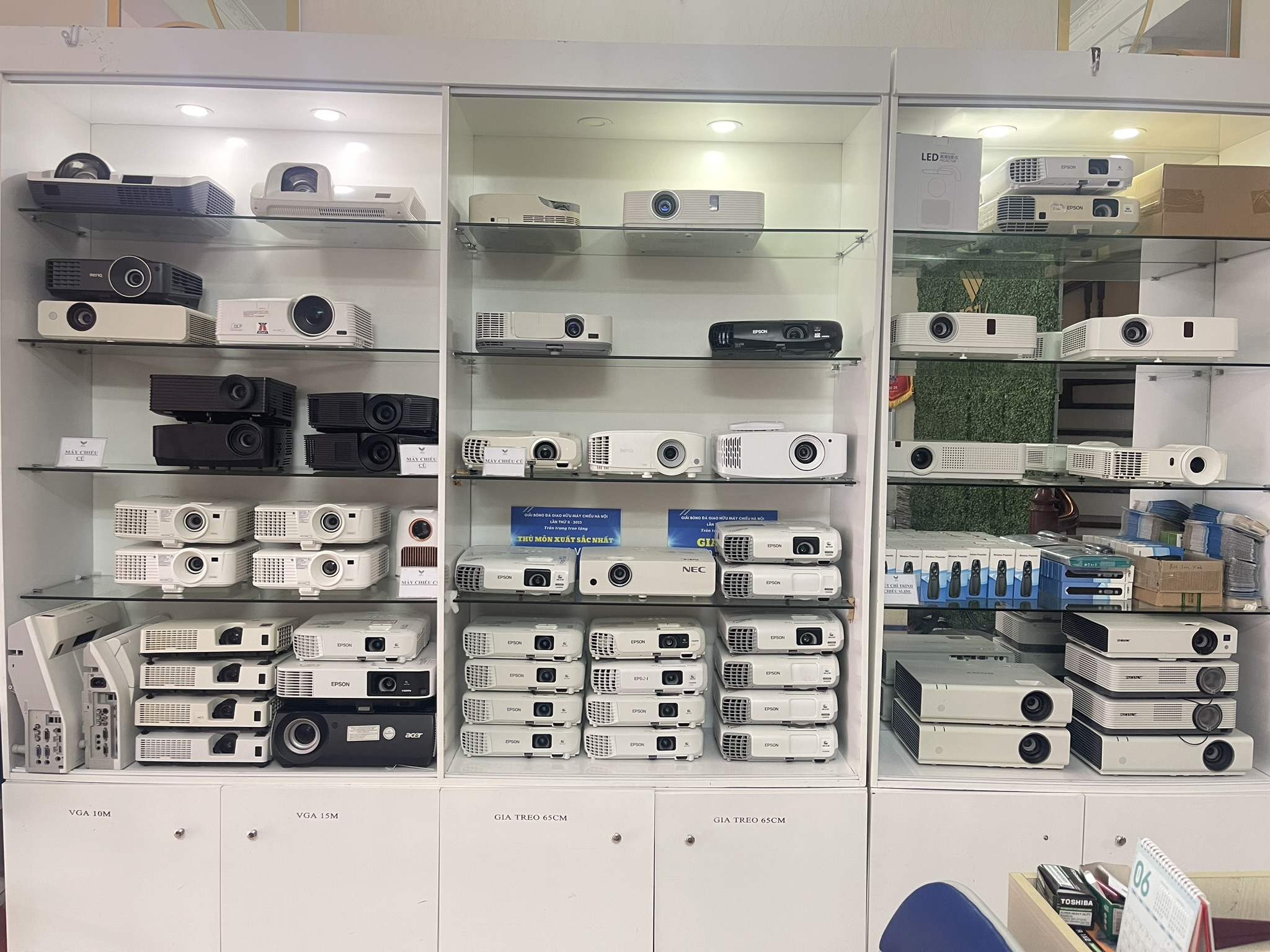 Máy Chiếu Cũ Giá Rẻ Hà Nội | Hàng Đẹp 95–99%