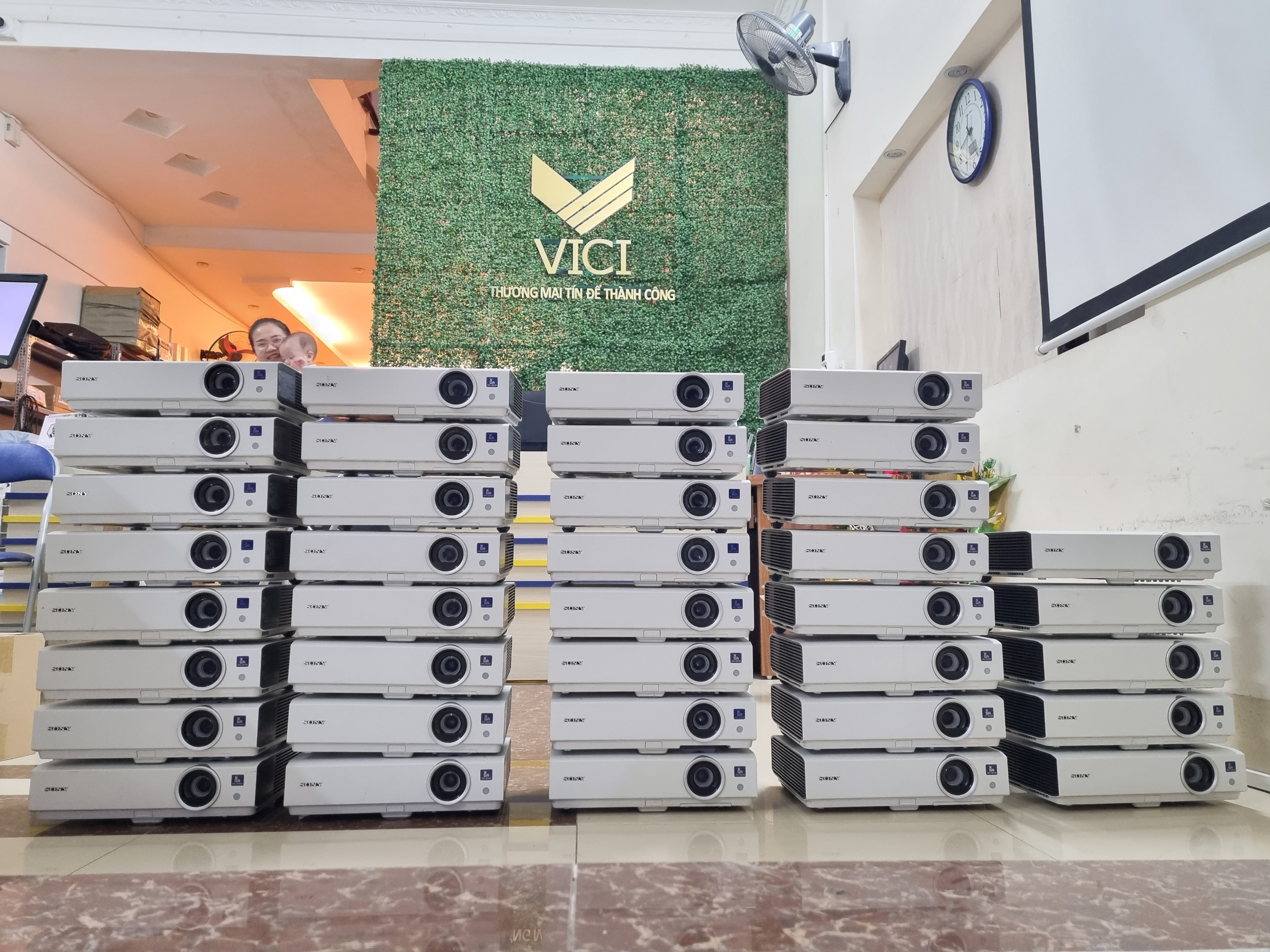 Máy chiếu cũ giá rẻ tại máy chiếu Vici