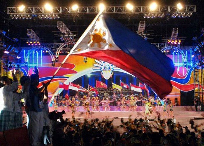 cho thuê máy chiếu xem đá bóng sea game 30