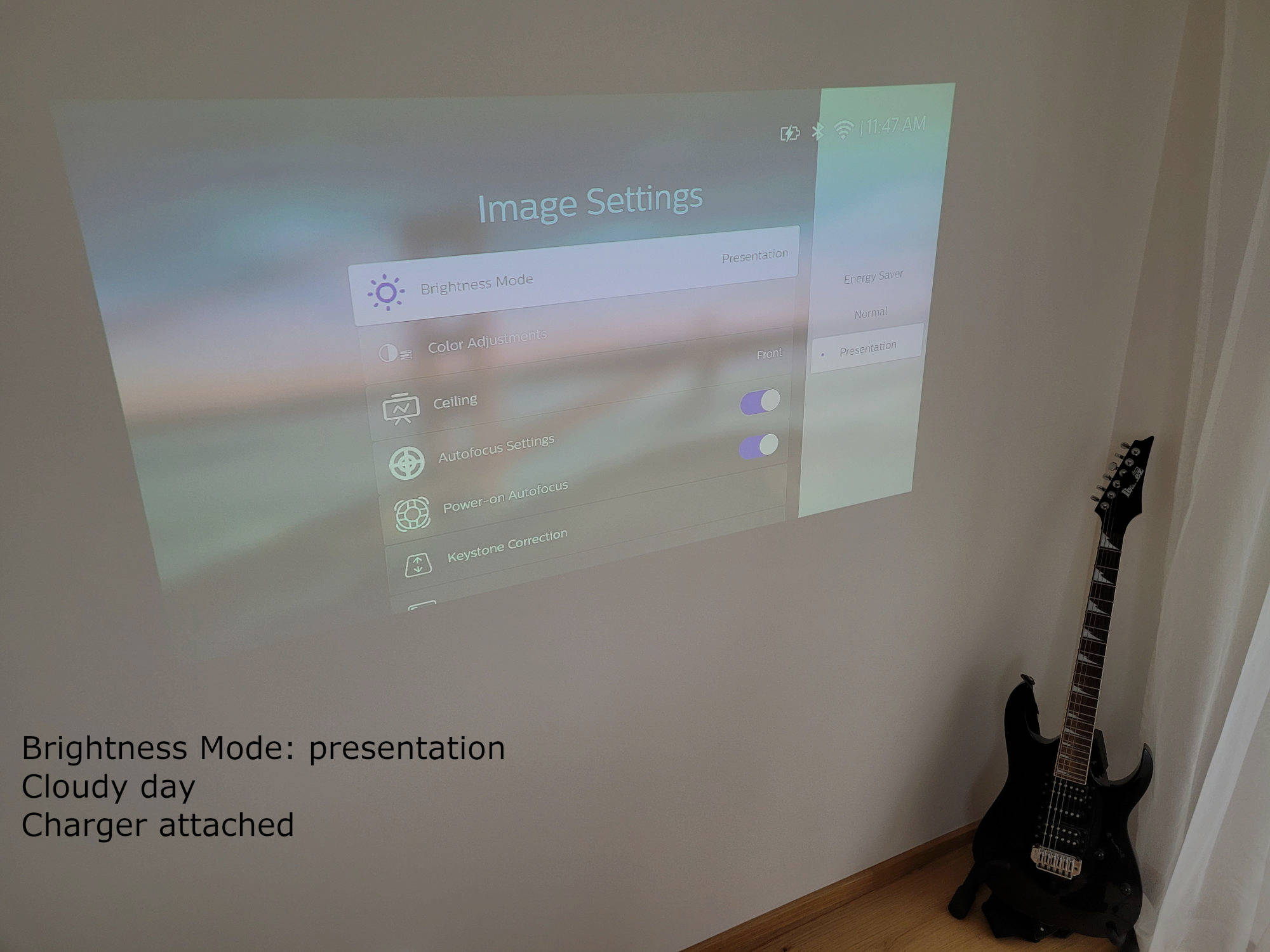 máy chiếu bị tối