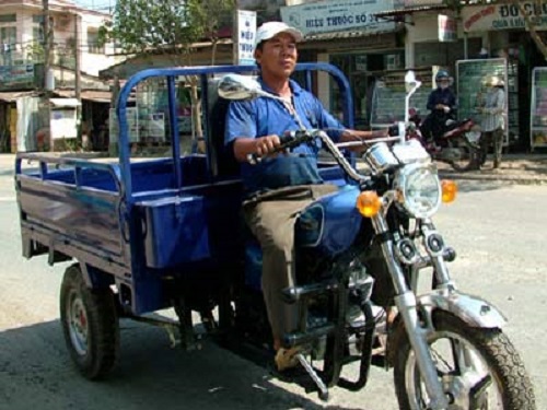 Xe ba bánh nổ bụp bụp là do thừa xăng
