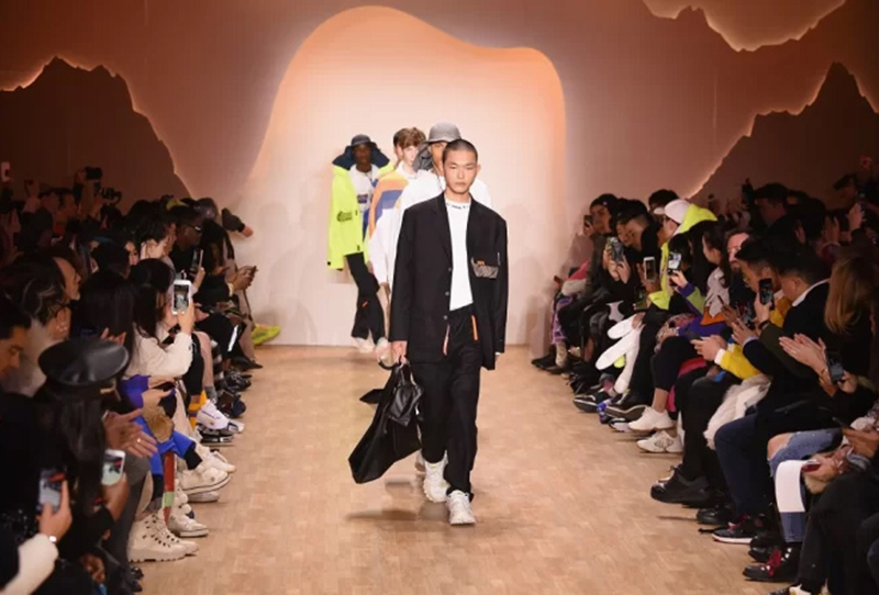 Li-Ning đưa phong cách 'ready to wear' tới Paris, New York