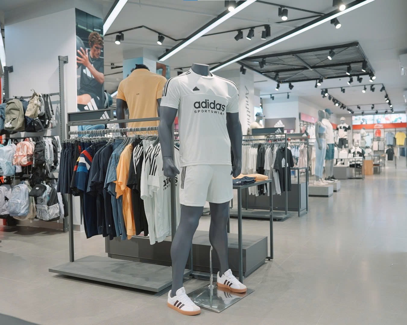 Top 8 Cửa Hàng Đồ Thể Thao Chính Hãng & Uy Tín Tại Việt Nam