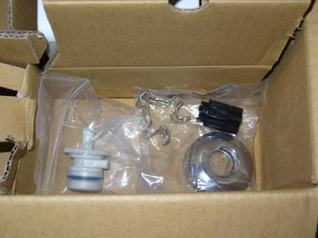 Ảnh thực tế INAX AM-300TCV1 – Các chi tiết lắp đặt được đóng trong túi; đối chiếu phụ kiện khi xác nhận đơn.