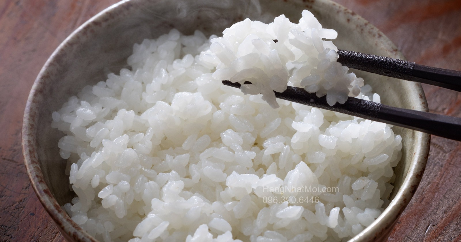 NJ-BW10G – Hạt cơm trắng tơi rõ, dễ kết hợp món ăn trong bữa cơm hằng ngày.