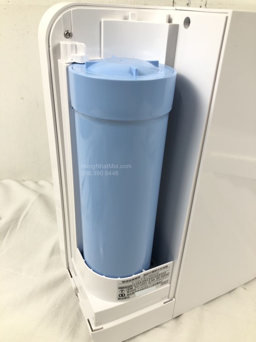 Khoang lắp lõi lọc và tem thông số AC100V của TRIM ION GRACE