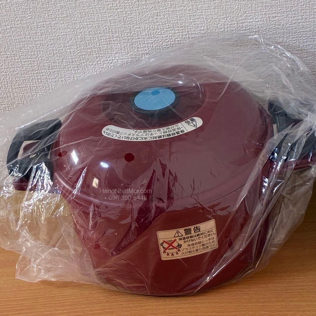 Tổng thể bộ nồi NFH-A300 RJ trong túi bảo vệ.