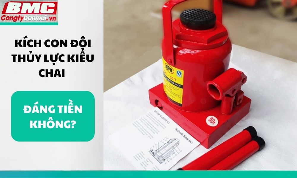 kich-con-doi-thuy-luc-kieu-chai-dang-tien-khong