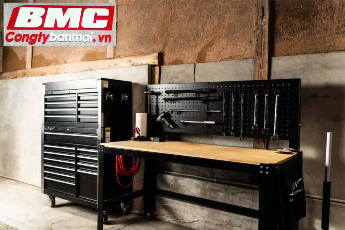 Tích hợp ổ cắm và đèn LED vào tủ đựng đồ nghề