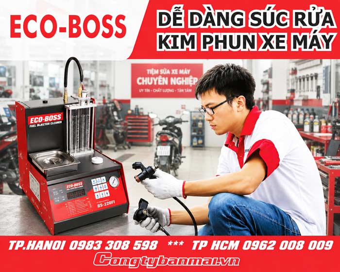 Hình ảnh chuyên gia hướng dẫn sử dụng máy súc rửa kim phun xăng điện tử
