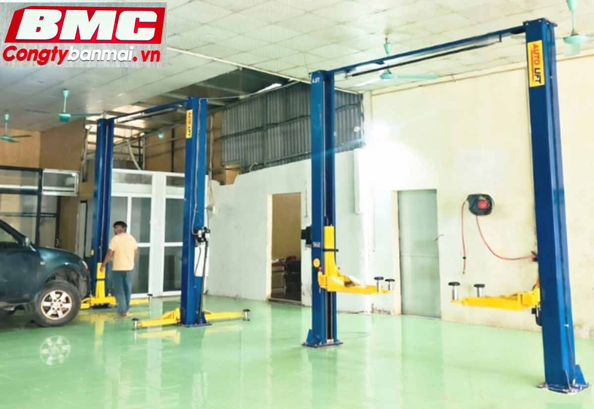 Hình ảnh lắp đặt cầu nâng 2 trụ giằng trên Autolift 4 tấn