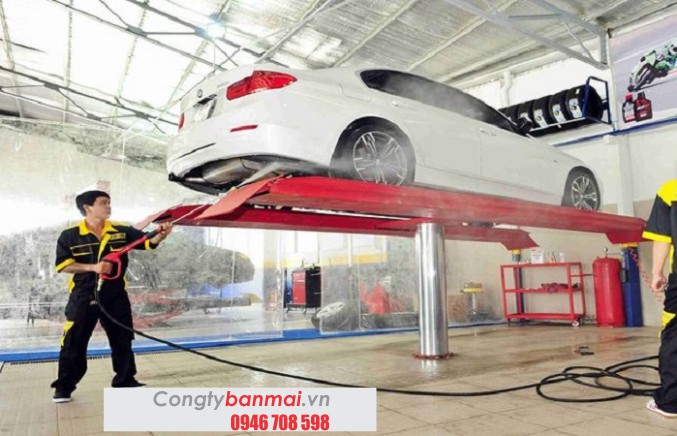 rửa xe ô tô bằng cầu nâng rửa xe 