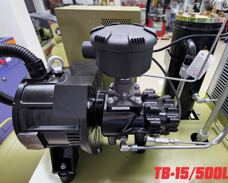 Hình ảnh đầu bơm của máy nén khí trục vít TB-15/500L công suất 20HP