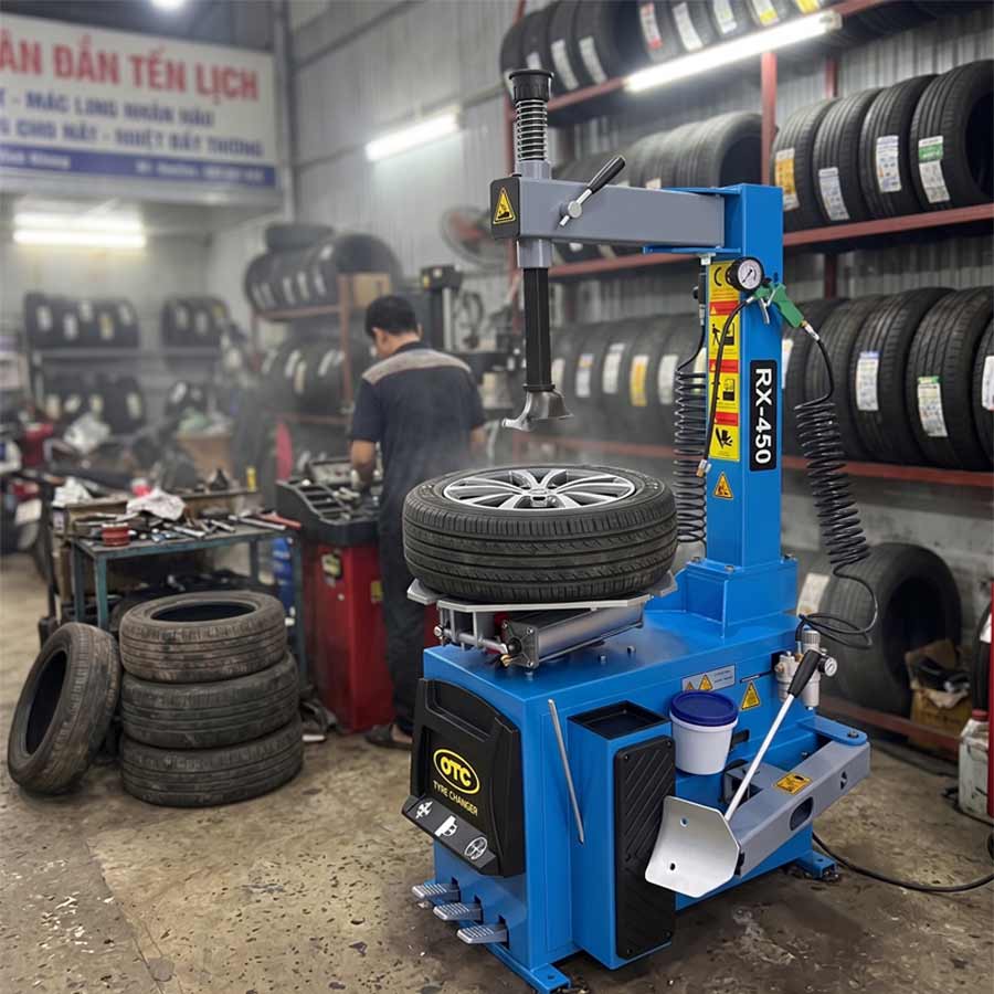 Máy ra vào lốp xe máy OTC RX-450