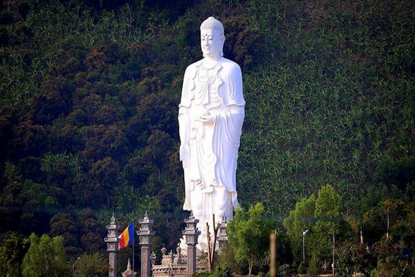 Tòng Lâm Lô Sơn Nha Trang nơi có tượng Phật Di Đà cao nhất đất ViệtNgôi