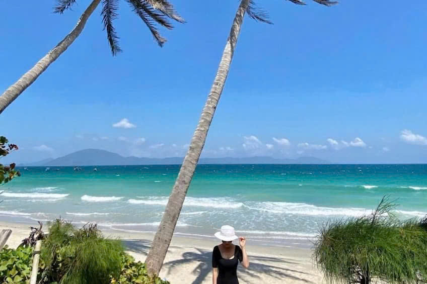 Bãi biển Dốc Lết: Vẻ đẹp và Trải nghiệm