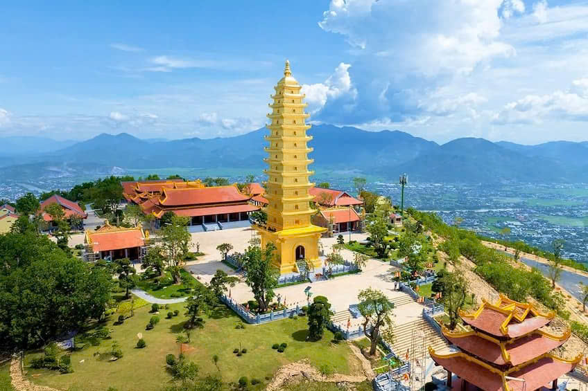 Cửu Long Sơn Tự: Điểm ngắm Nha Trang