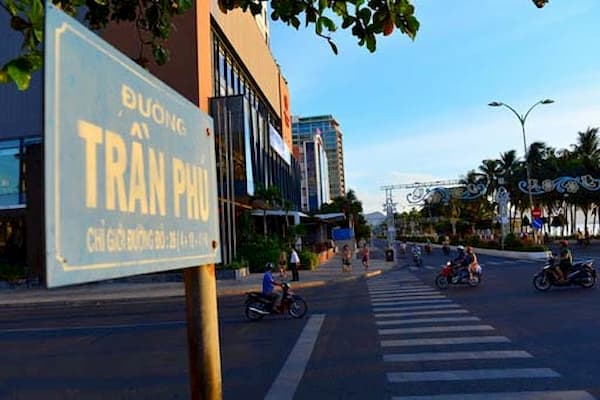 ĐƯỜNG TRẦN PHÚ CON ĐƯỜNG HUYẾT MẠCH THÀNH PHỐ BIỂN NHA TRANG