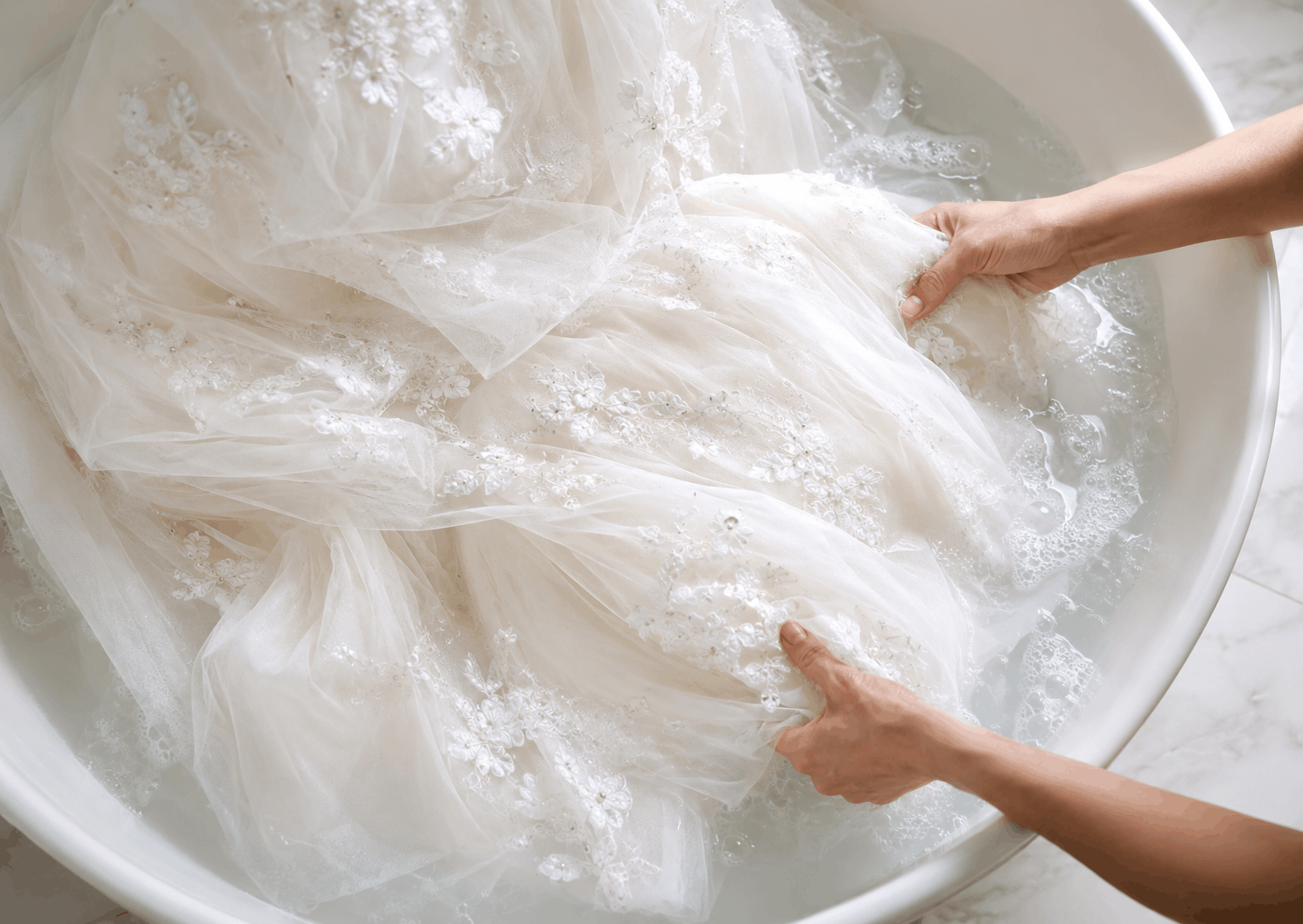 cách giặt áo cưới tại nhà bằng tay