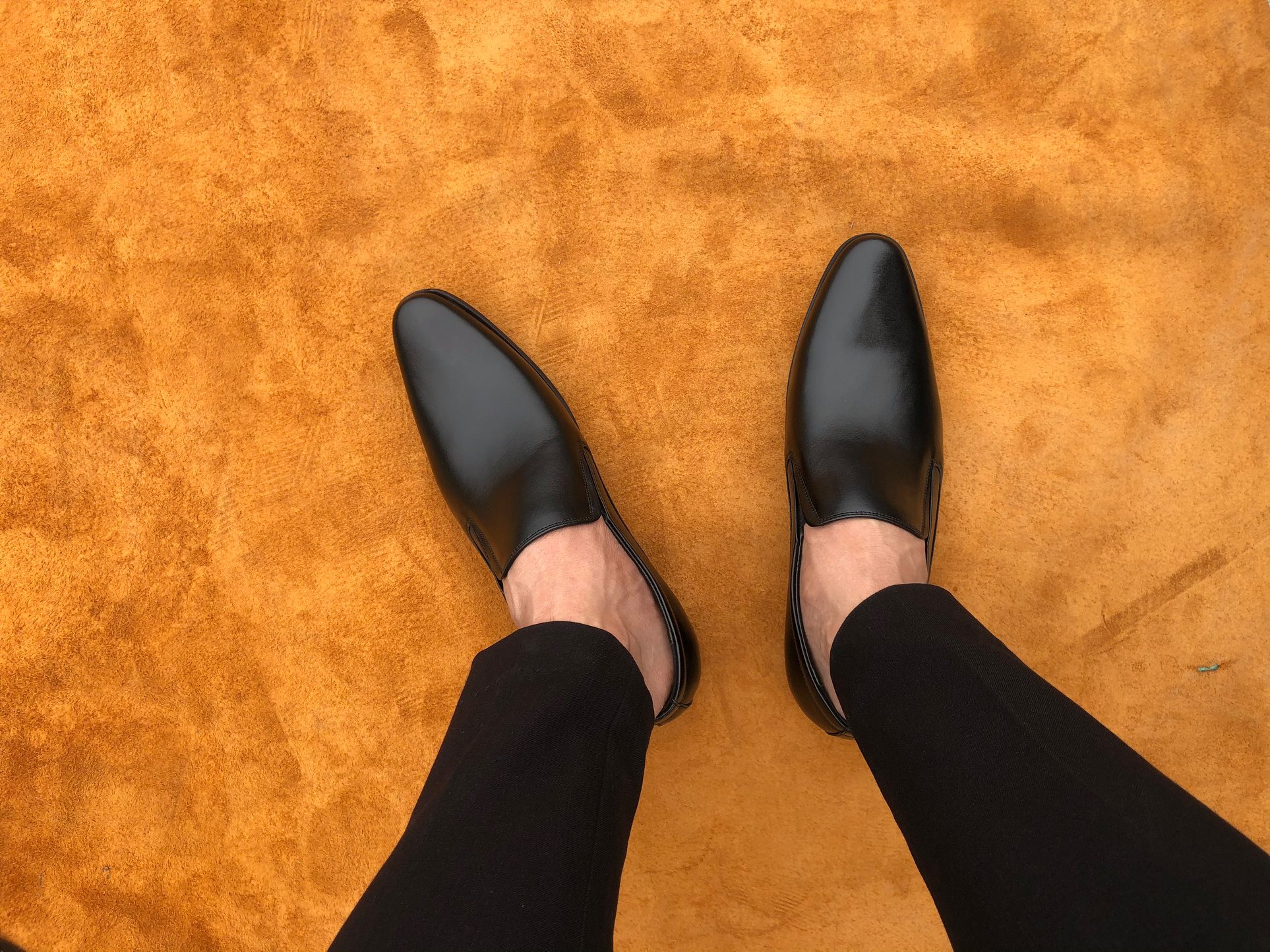 Giày đen trơn C26