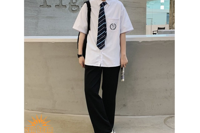 Áo đồng phục lớp 8 thường được may từ loại vải kate